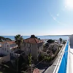 SERRENDY A une minute à pied des plages ! Vue mer terrasse parking !