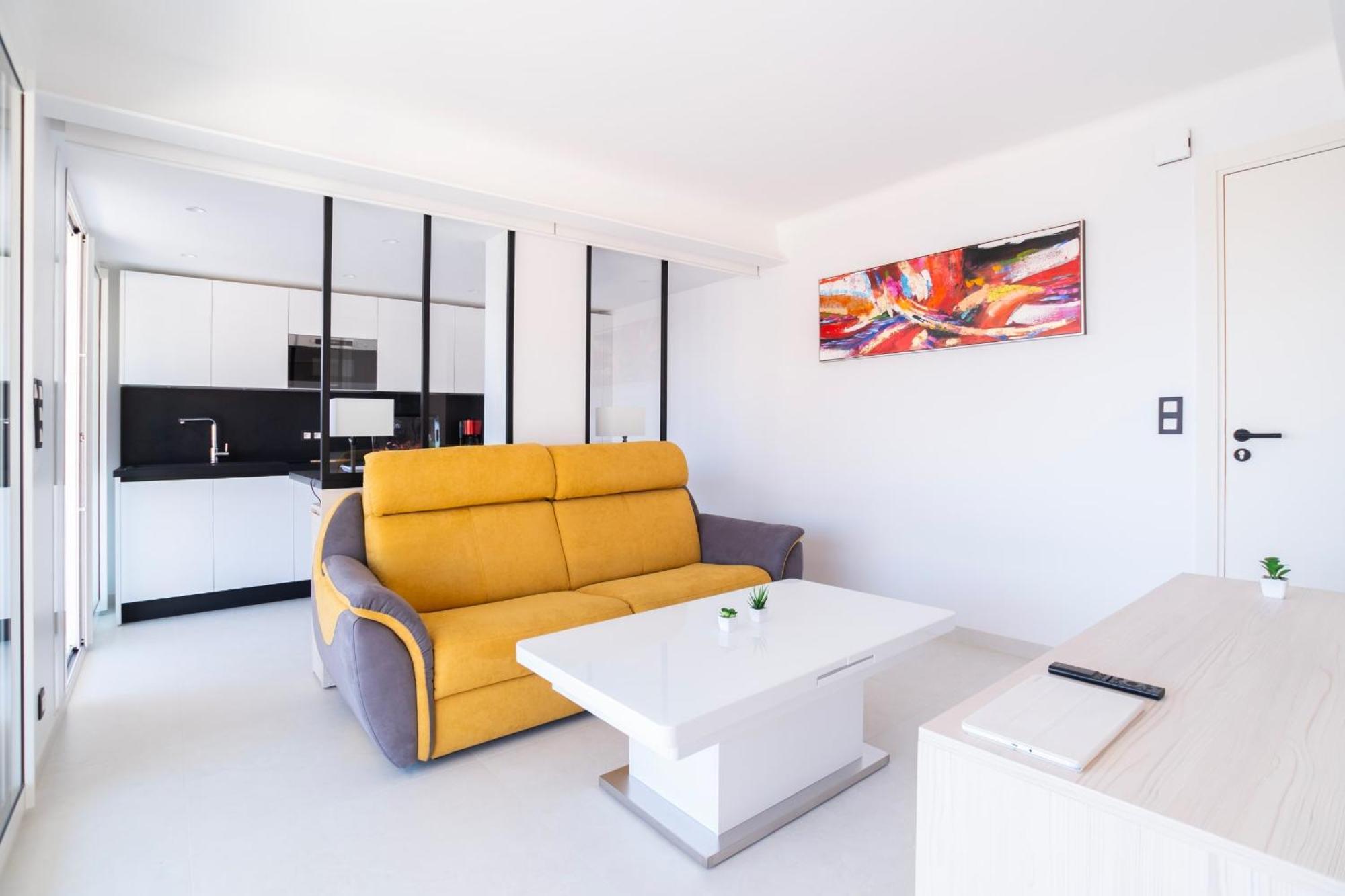 Apartamento 1-br Sea View Terrace & Parking